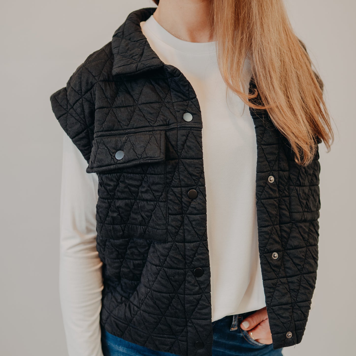 Doe & Rae | Point Collar Vest | Black
