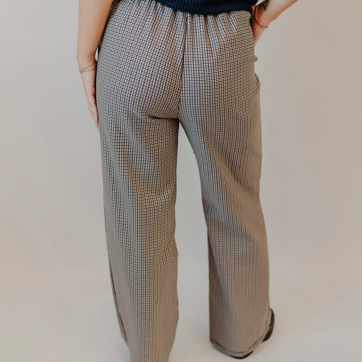 Gilli | Pleated Check Pants | Beige Grey