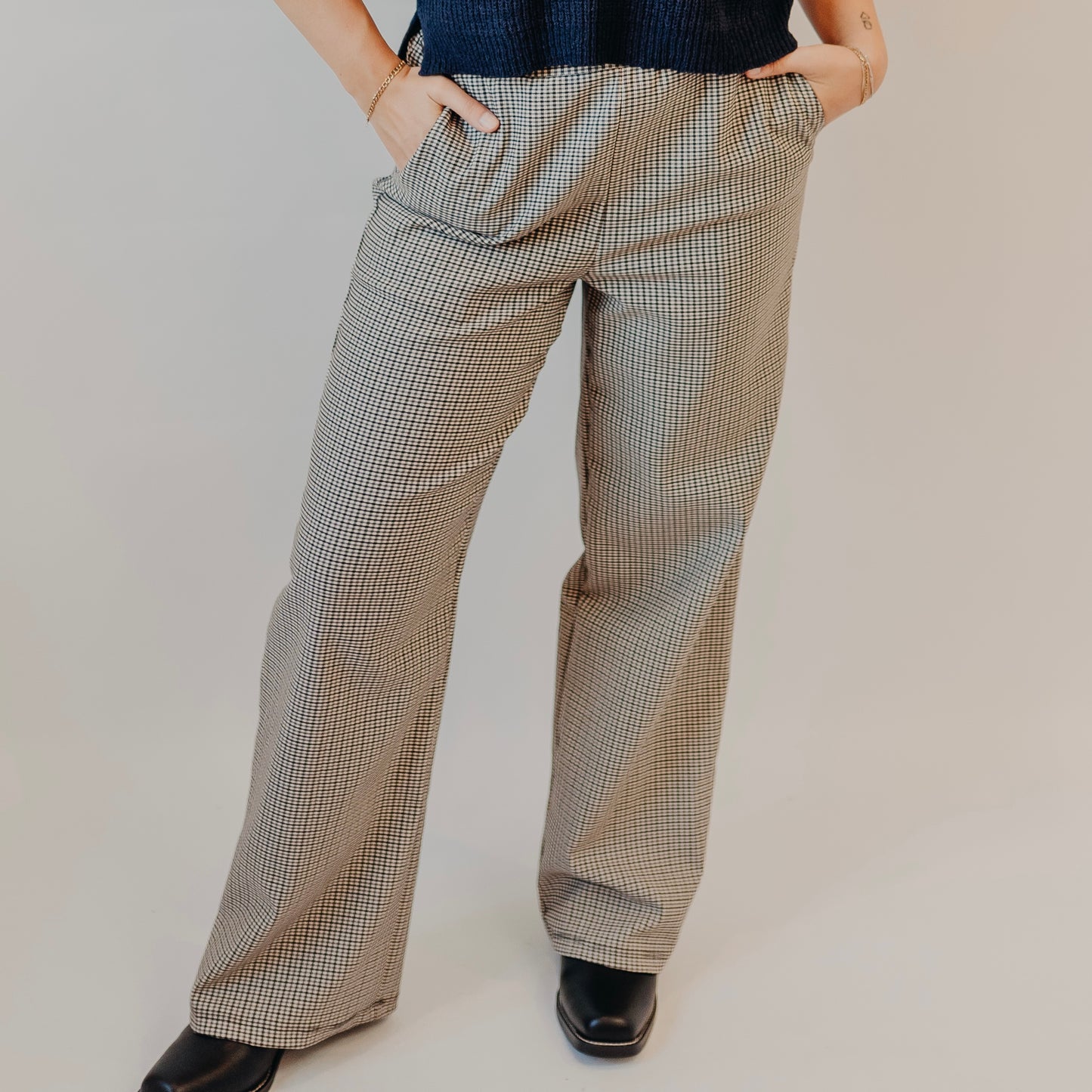 Gilli | Pleated Check Pants | Beige Grey