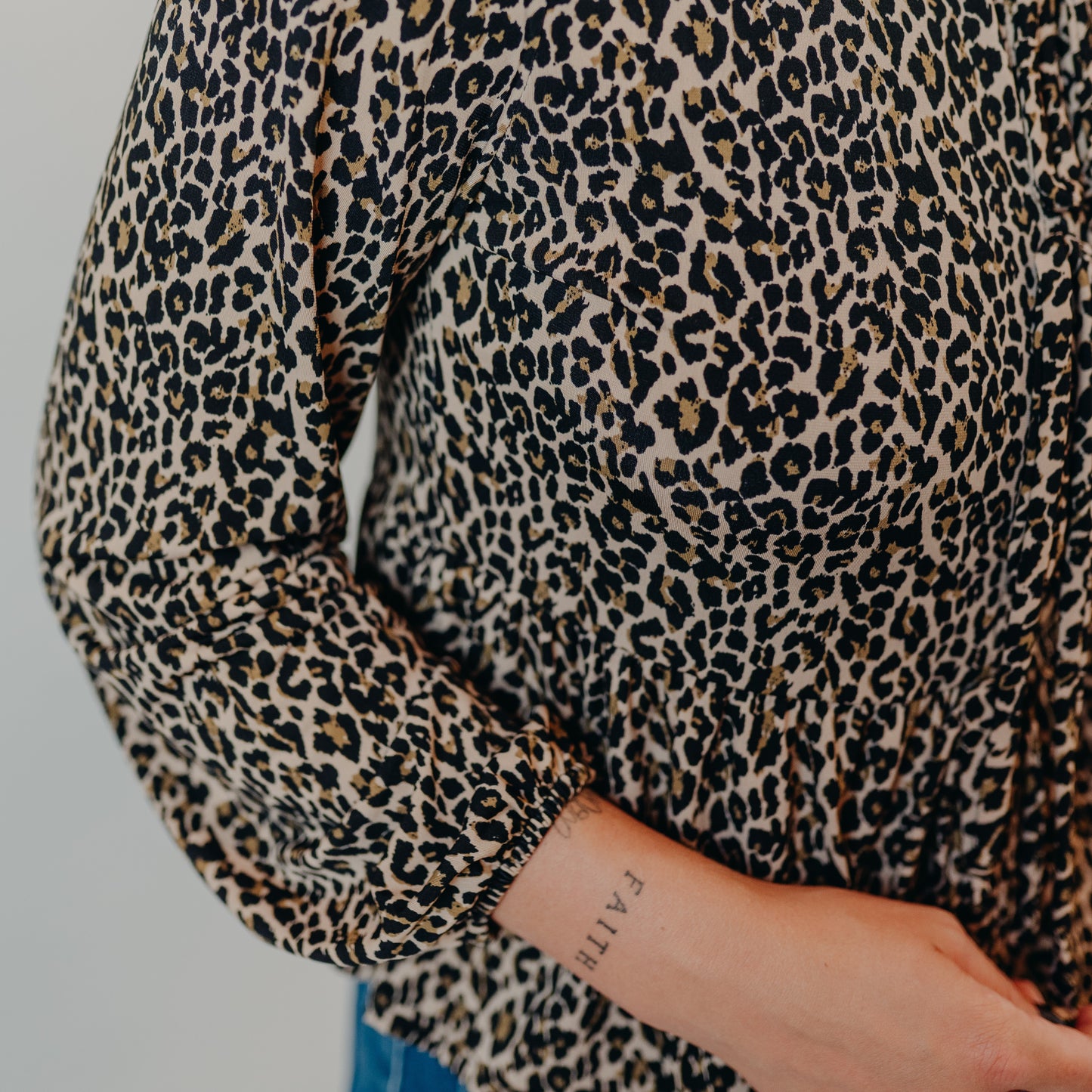 Gilli | Front Tie Leopard Top | Taupe Black