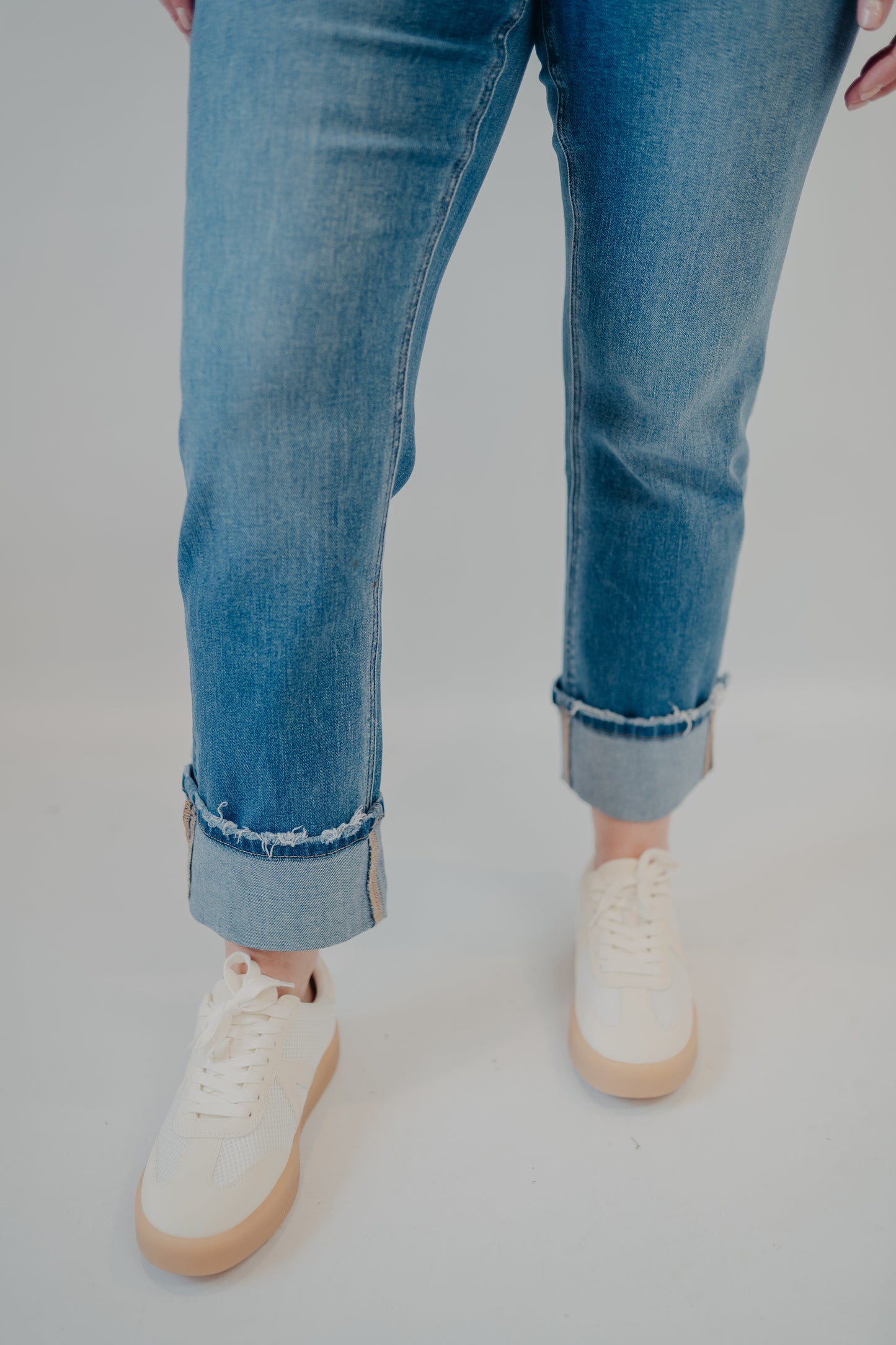 Vervet | High Rise Cuffed Straight | Daphne