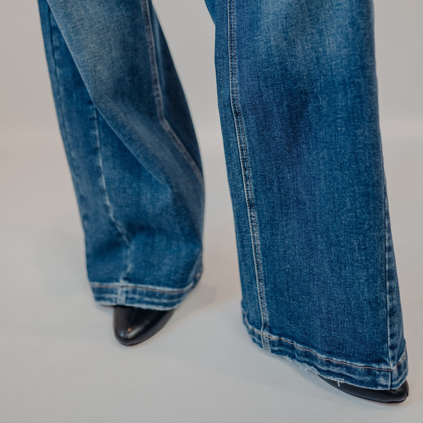 Vervet | High Rise Wide Leg | Outdone